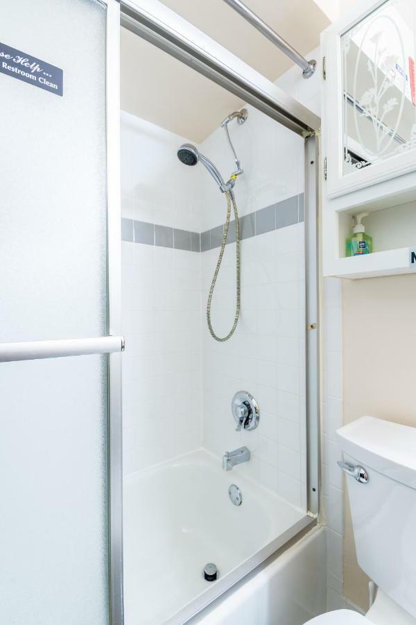 Two-Bedroom Serviced Apartment: High-Speed Wi-Fi & Bi-Monthly Housekeeping New York Exterior photo